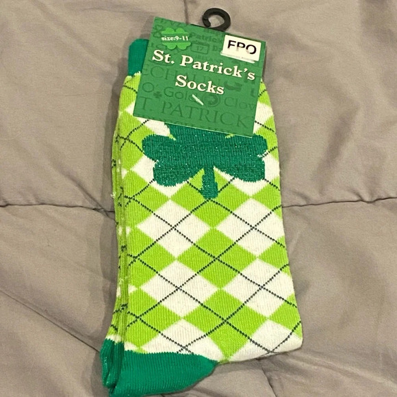 NWT Green and White St. Patrick's Day High Socks - Picture 1 of 4